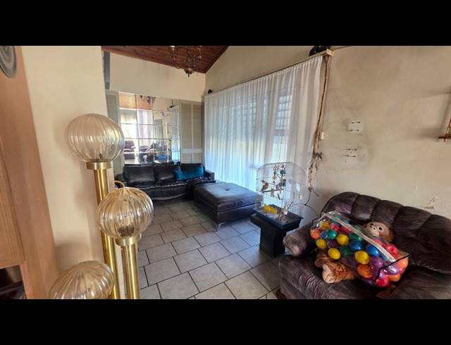 4 BEDROOM HOUSE FOR SALE IN TOWNSEND ESTATE